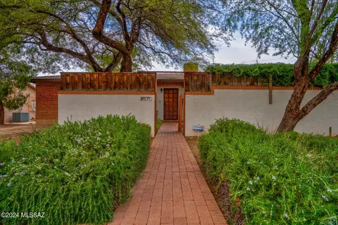 5221 E Holmes St, Tucson, AZ 85711