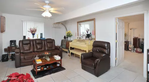 Living - 520 E Sahuaro St, Tucson, AZ 85705 photo 3 of 5