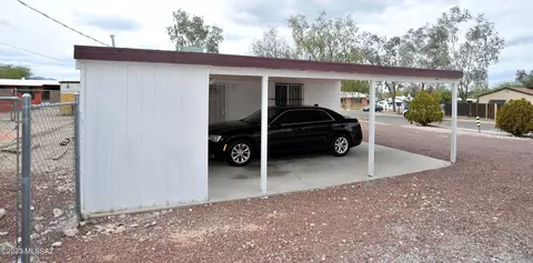 Exterior - 520 E Sahuaro St, Tucson, AZ 85705 photo 4 of 9