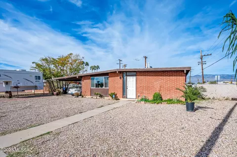 7451 E Juarez St, Tucson, AZ 85710