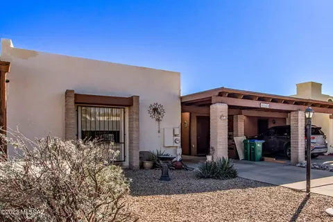 2869 Calle Flamenco, Green Valley, AZ 85622
