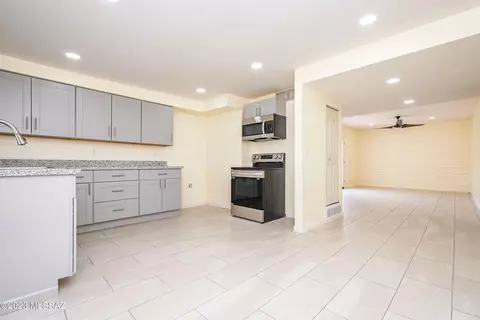 3402 S Myrtis Pl, Tucson, AZ 85730