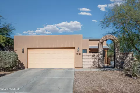 6510 W Winter Valley Way, Tucson, AZ 85757