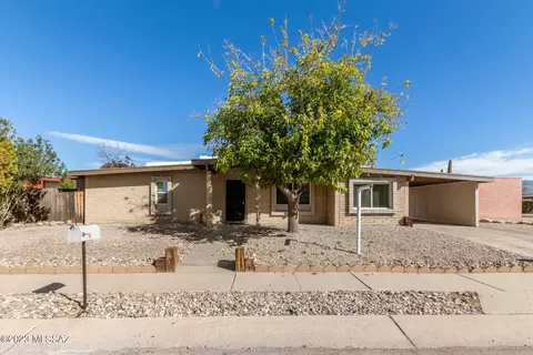 2721 S Jaguar Rd, Tucson, AZ 85730