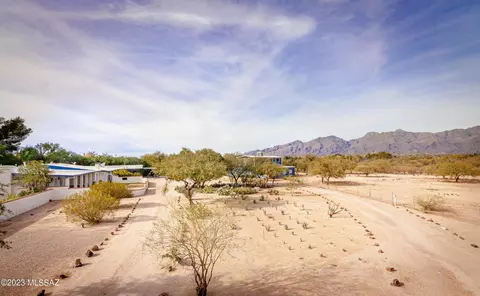 8475 E Wrightstown Rd, Tucson, AZ 85715 photo 2