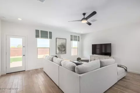 1114 S Chatfield Dr, Vail, AZ 85641