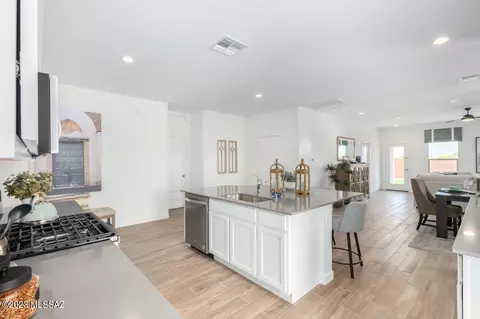 1114 S Chatfield Dr, Vail, AZ 85641 photo 8