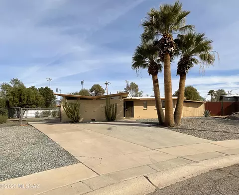 6817 E Hayne St, Tucson, AZ 85710