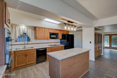 7624 E 30th St, Tucson, AZ 85710 photo 9