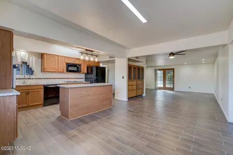 7624 E 30th St, Tucson, AZ 85710 photo 12