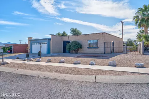 7624 E 30th St, Tucson, AZ 85710