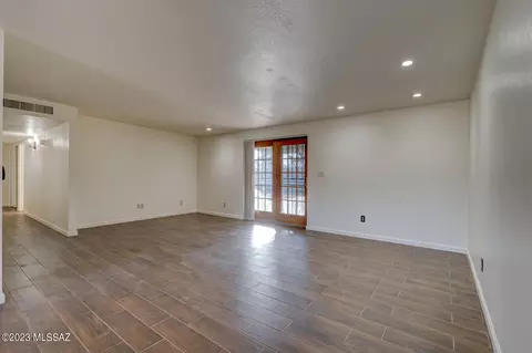 7624 E 30th St, Tucson, AZ 85710 photo 17