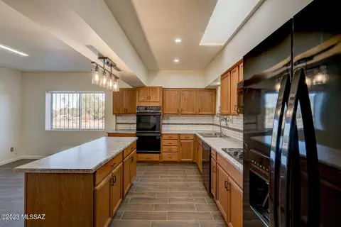 7624 E 30th St, Tucson, AZ 85710 photo 8