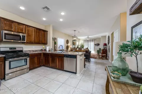 12206 E Metz Dr, Vail, AZ 85641 photo 4