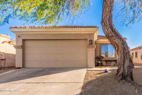 310 E Placita Nubes De Agua, Sahuarita, AZ 85629