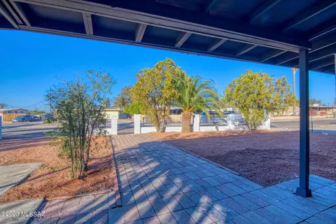 3956 E Sylvane Dr, Tucson, AZ 85711 photo 7