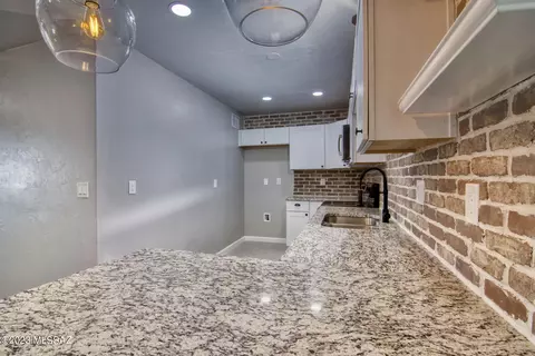 3956 E Sylvane Dr, Tucson, AZ 85711 photo 9