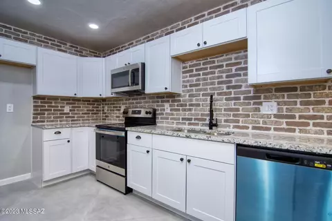 3956 E Sylvane Dr, Tucson, AZ 85711