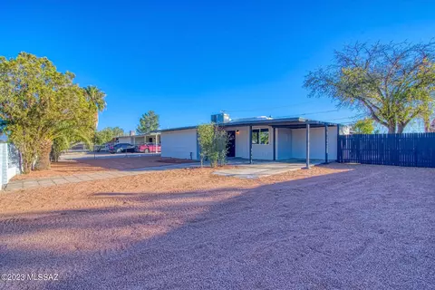 3956 E Sylvane Dr, Tucson, AZ 85711 photo 3