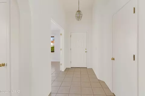 8910 E Laurie Ann Dr, Tucson, AZ 85747 photo 2