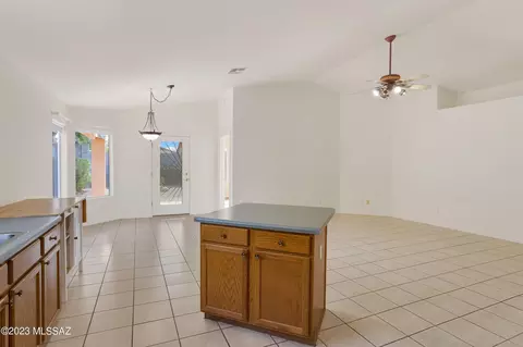 8910 E Laurie Ann Dr, Tucson, AZ 85747 photo 4