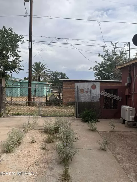 Exterior - 1007 4th St, Douglas, AZ 85607 photo 5 of 6