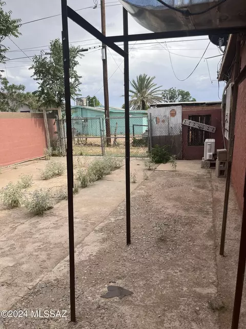 Exterior - 1007 4th St, Douglas, AZ 85607 photo 3 of 6