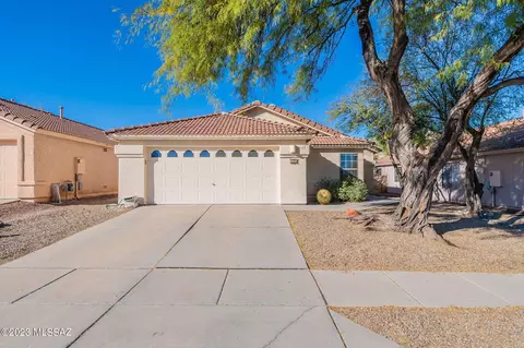29 N Shadow Creek Pl, Tucson, AZ 85748