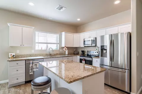 2925 S Royal Aberdeen Loop, Green Valley, AZ 85614
