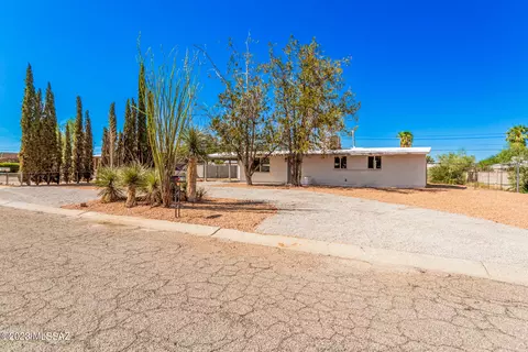 1718 S Avenida Regulo, Tucson, AZ 85710