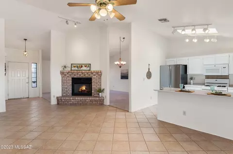 2771 W Redmond Dr, Tucson, AZ 85742