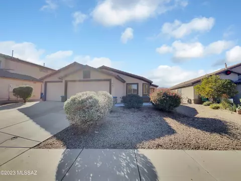 7411 W Blandford Dr, Tucson, AZ 85743