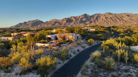 4891 N Avenida De Vizcaya, Tucson, AZ 85718