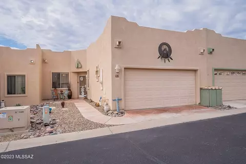453 W Deerwood Ln, Green Valley, AZ 85614
