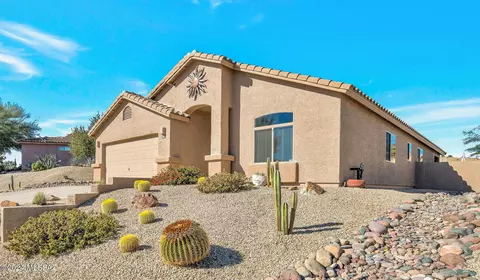 670 W Via Rosaldo, Green Valley, AZ 85614