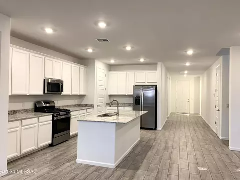 17587 S Ridgerunner Dr, Vail, AZ 85641 photo 4