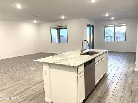 17587 S Ridgerunner Dr, Vail, AZ 85641 photo 3