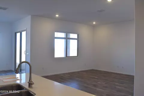 Living - 17646 S Ridgerunner Dr, Vail, AZ 85641 photo 1 of 1