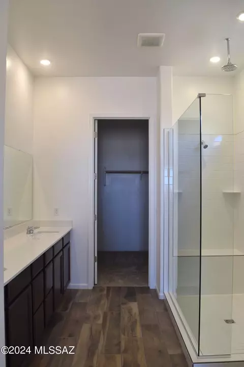 Bath - 17646 S Ridgerunner Dr, Vail, AZ 85641 photo 1 of 3