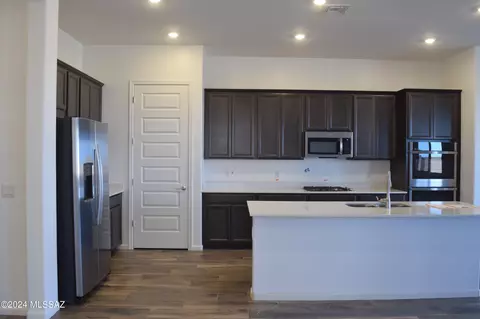 Kitchen - 17646 S Ridgerunner Dr, Vail, AZ 85641 photo 1 of 1