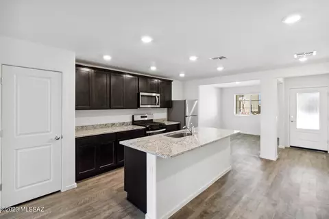 22011 E Beacon Point Dr, Red Rock, AZ 85145 photo 6