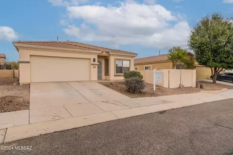 395 E Camino Rancho Redondo, Sahuarita, AZ 85629