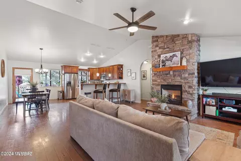 701 S Reynolds Ln, Show Low, AZ 85901