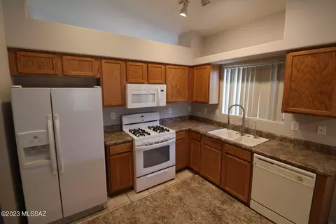 60436 E Blackcrest Loop, Tucson, AZ 85739 photo 8