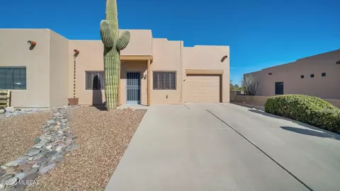880 W Calle De La Pelotita, Green Valley, AZ 85614