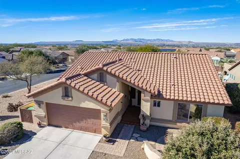 707 N Hale Dr, Green Valley, AZ 85614