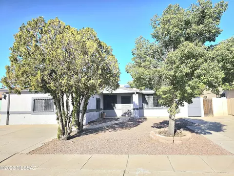 2008 W Cabernet Dr, Tucson, AZ 85746