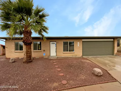 7552 E 25th St, Tucson, AZ 85710
