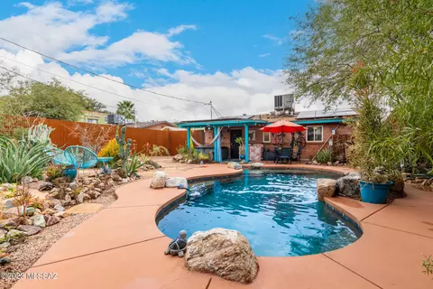 944 N Chrysler Dr, Tucson, AZ 85716