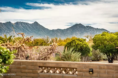 558 W Vista Hermosa Dr, Green Valley, AZ 85614